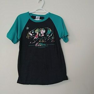 Grey and teal Cali T